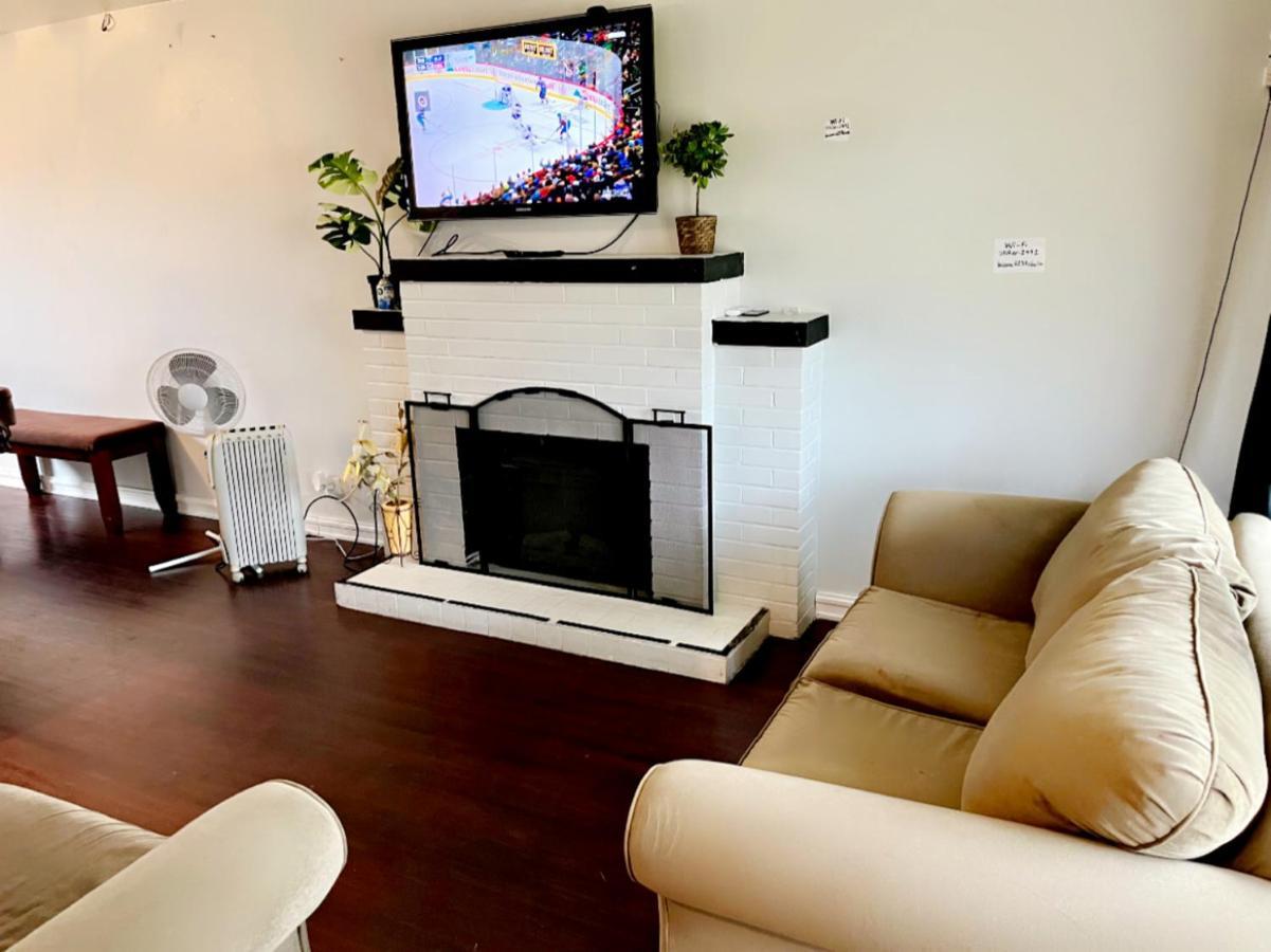 Vintage - 3 Bed House - North Surrey - Ping-Pong And Pool Table - Tv Cable Villa Kültér fotó